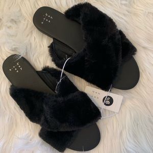 BNWT A New Day Fur Slides